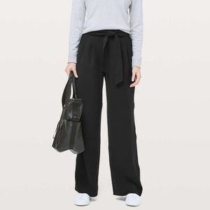Lululemon Noir Pant *Woven